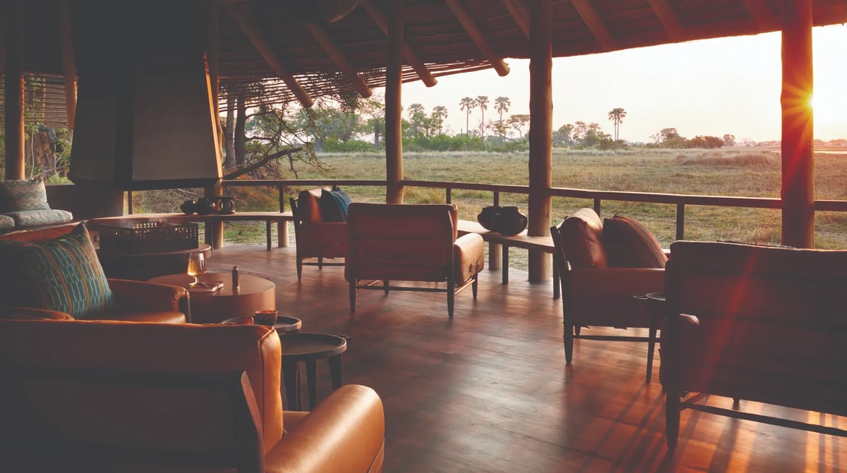 Belmond Eagle Island Lodge restaurant with view