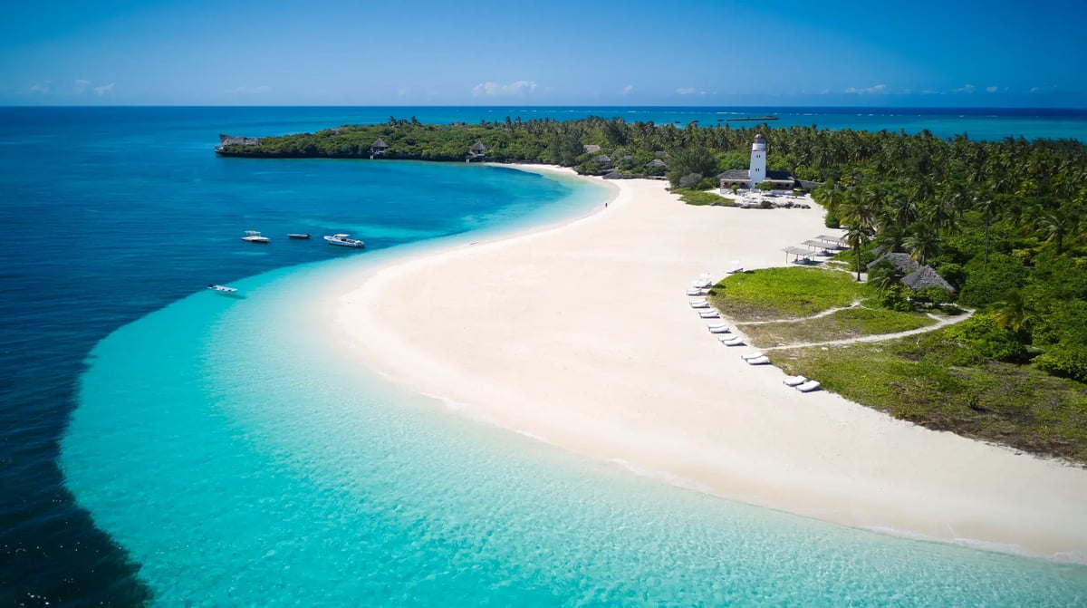 LABA LABA Fanjove Island aerial 2