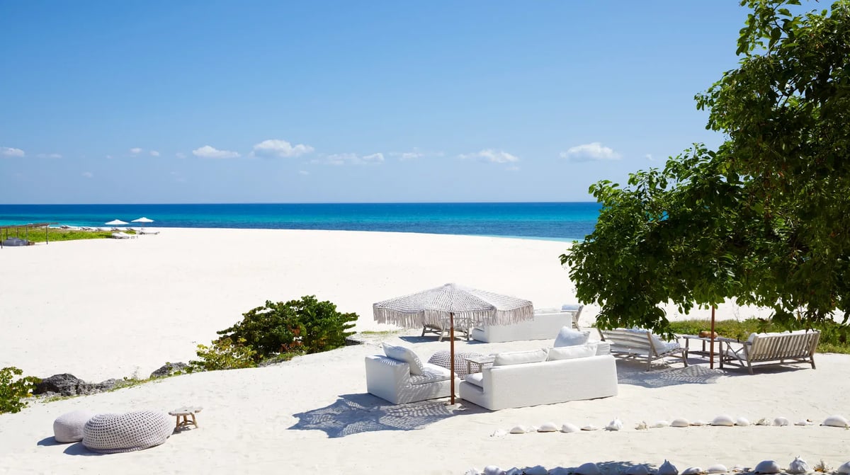 LABA LABA Fanjove Island beach