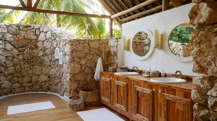 LABA LABA Fanjove Island outdoor bathroom