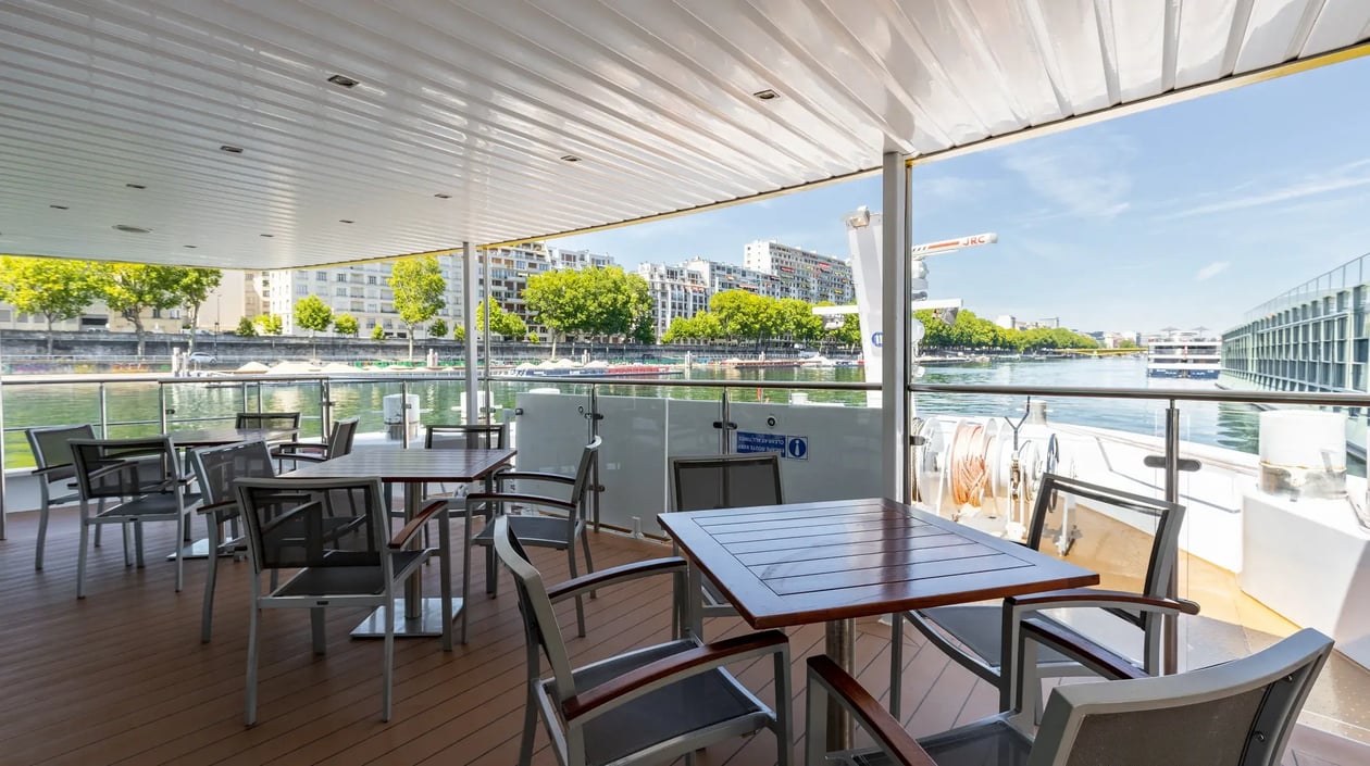 Monarch Countess_Lido Deck (1)