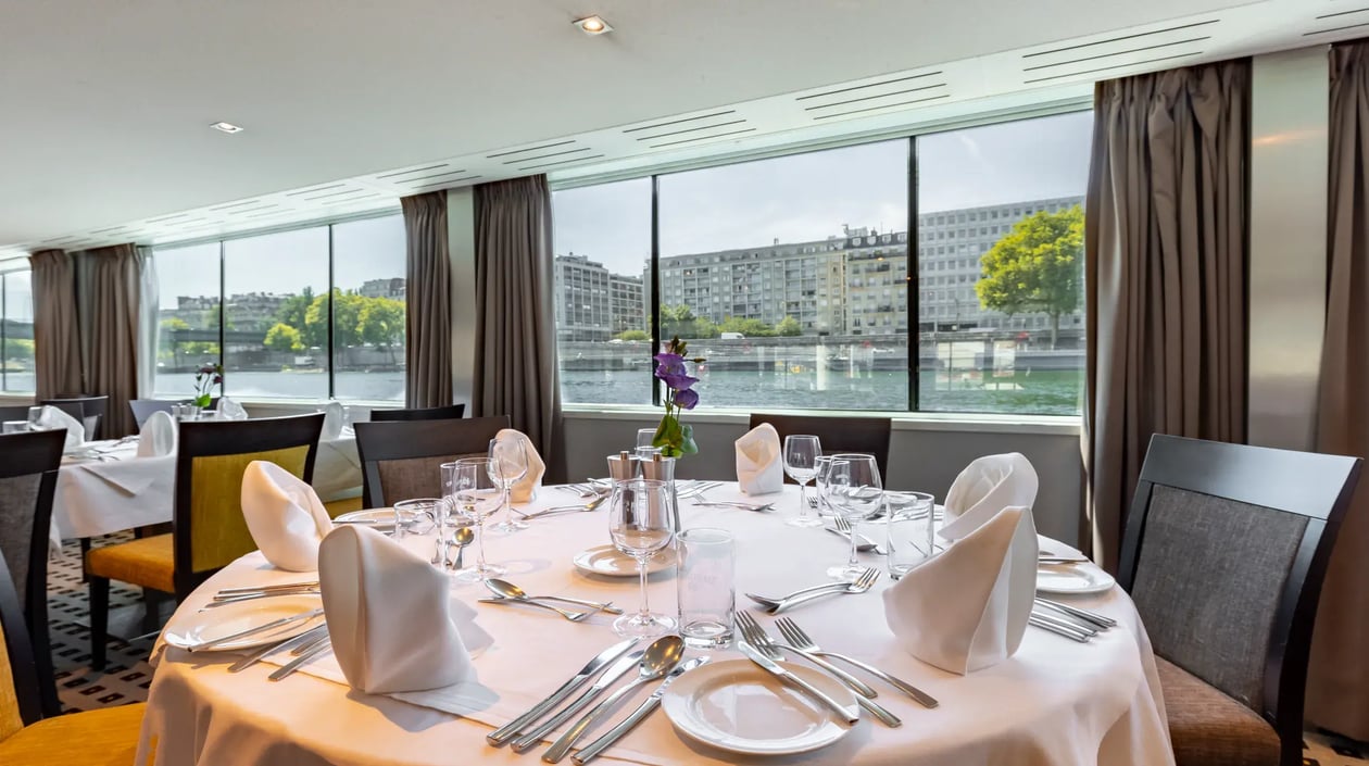 Monarch Countess_Restaurant (3)