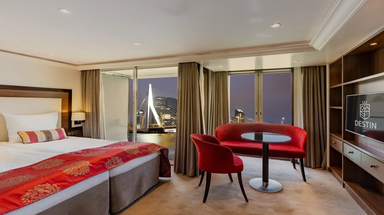 Monarch Princess A-suite (kerst) met Destin logo