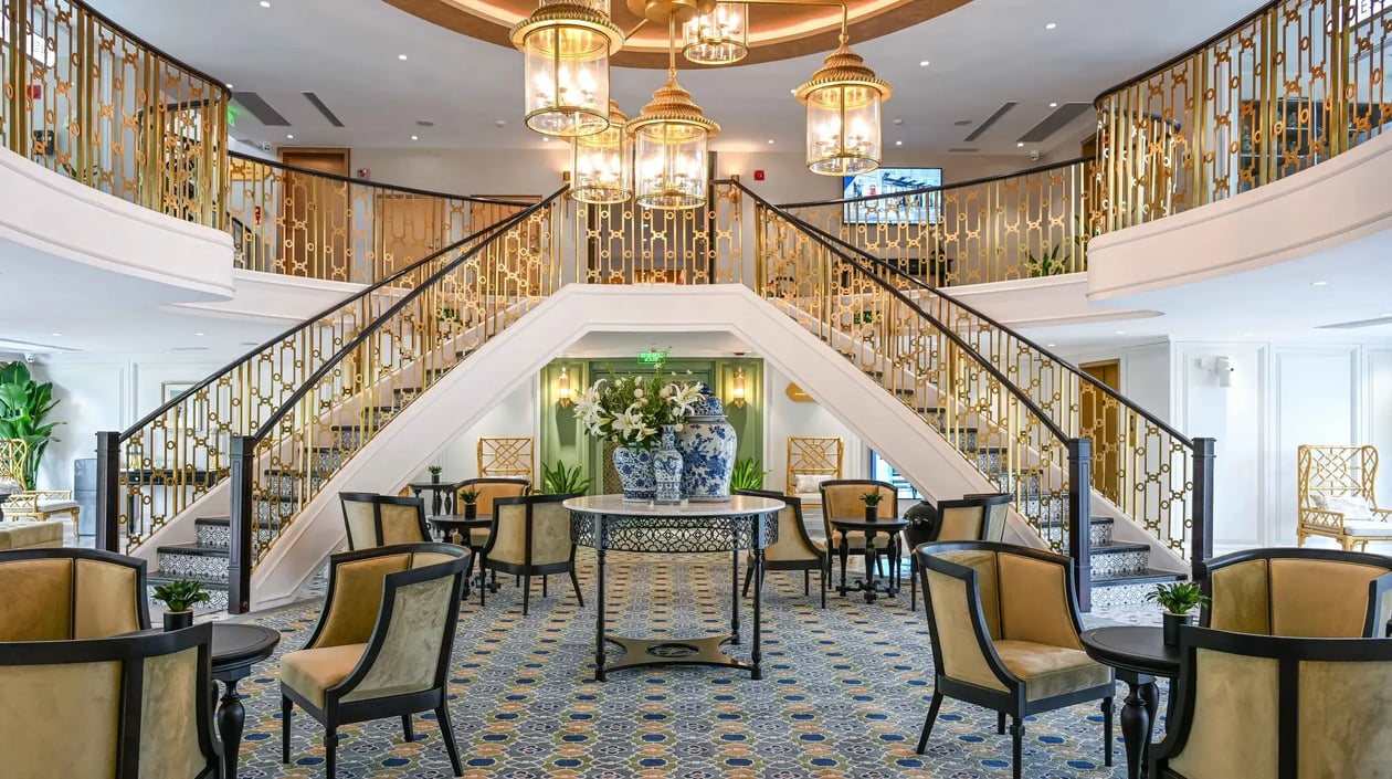 Yangzi Explorer LOBBY 1