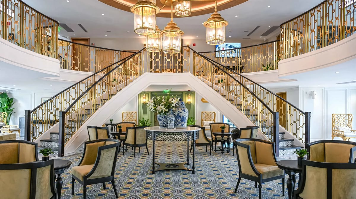 Yangzi Explorer LOBBY 1