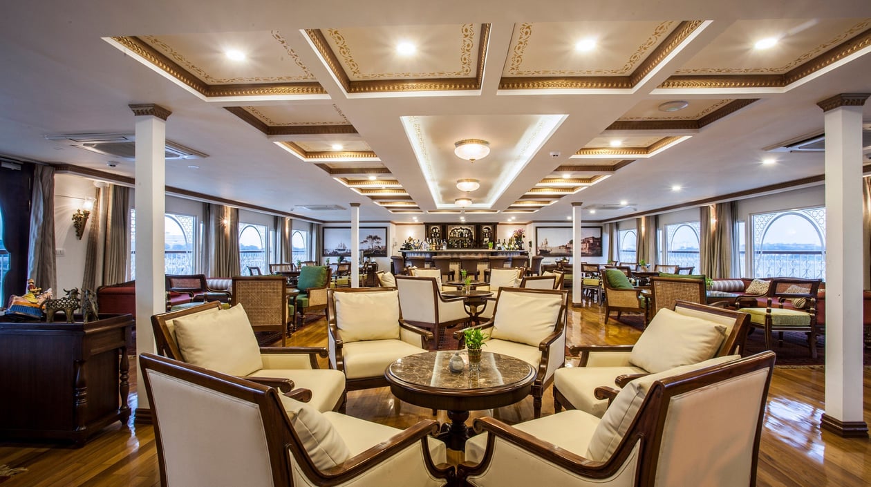 Ganges Voyager  Sundeck indoor lounge