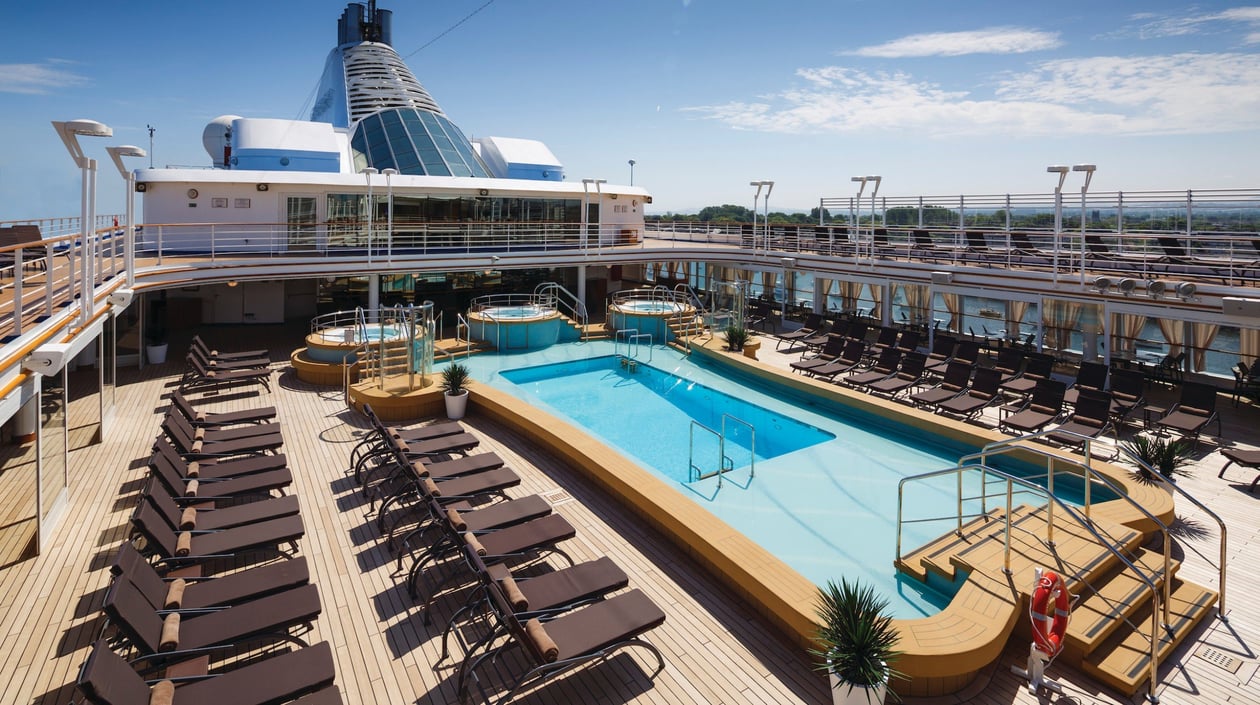 Silver Spirit Pool deck (1)-1