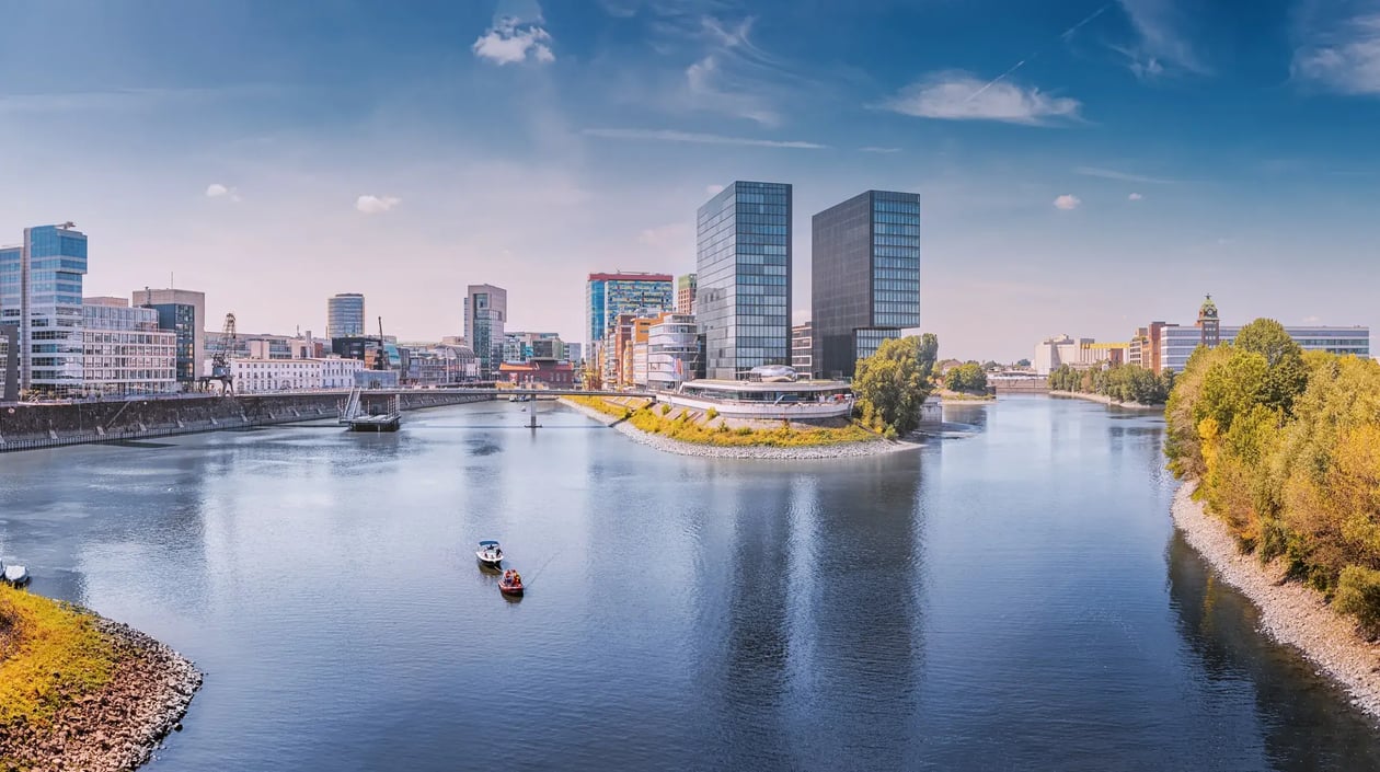 Düsseldorf, shutterstock_2206318337