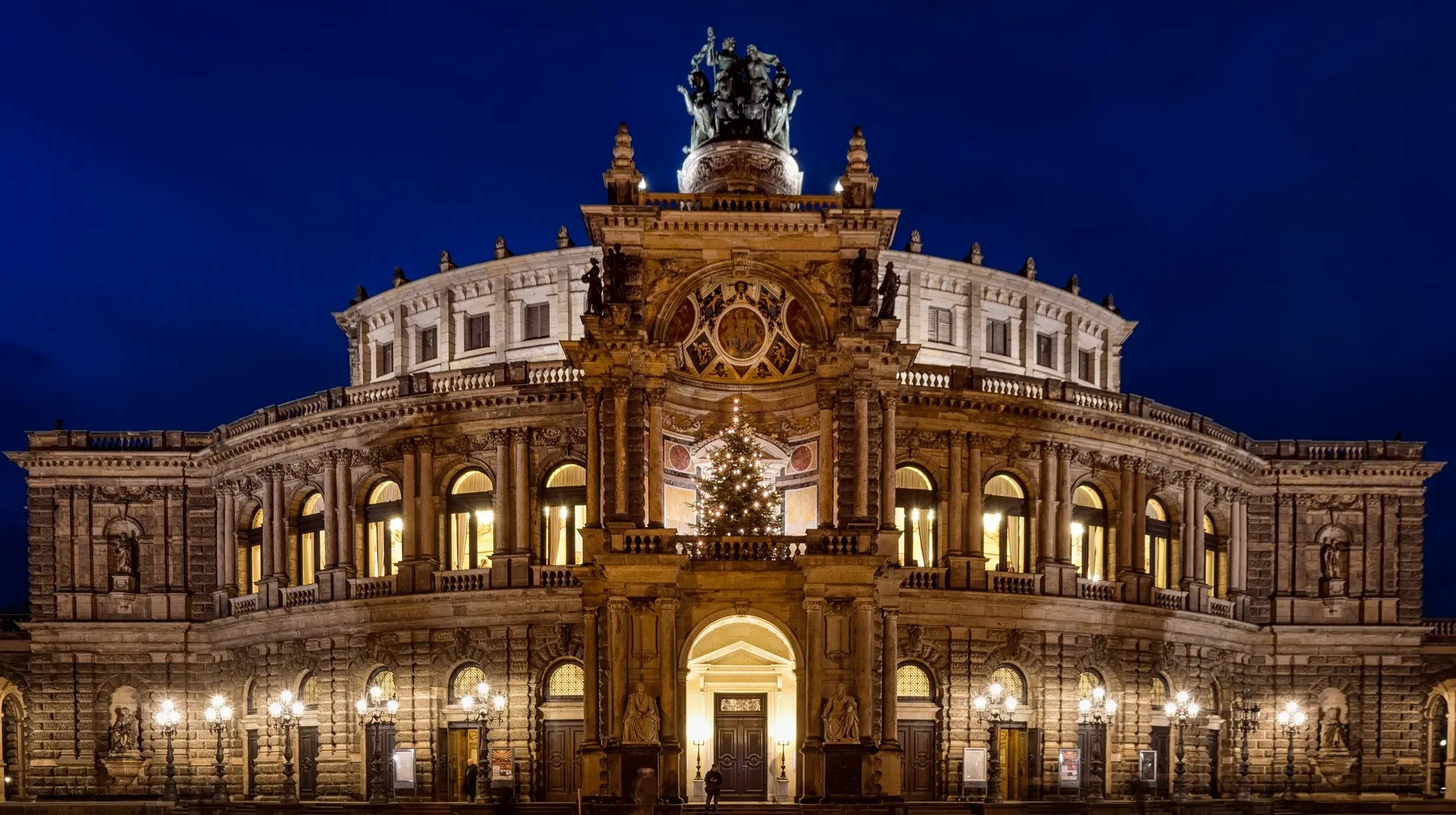 Semperoper Dresden, shutterstock_1150101905