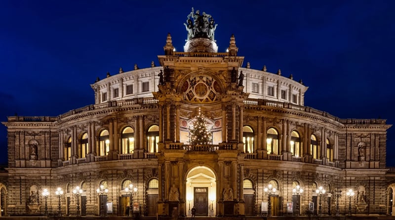 Semperoper Dresden, shutterstock_1150101905