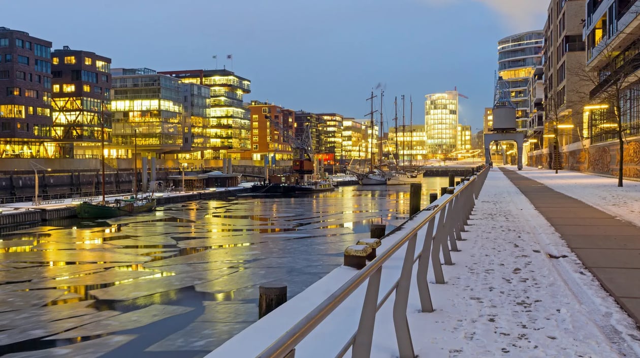 Hamburg winter, shutterstock_175757363