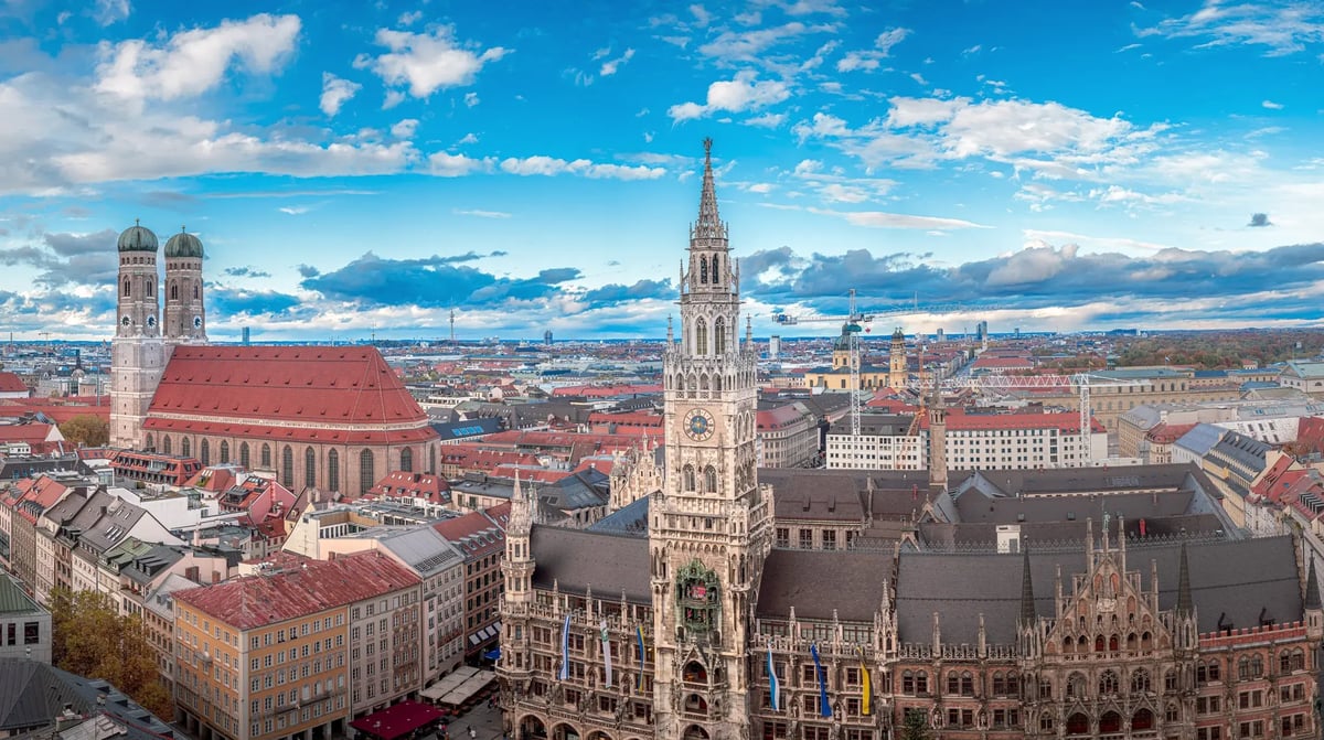 München, shutterstock_2398444787
