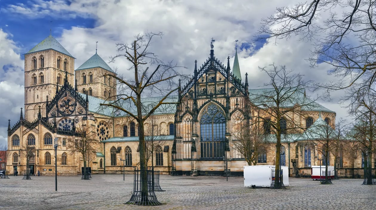 Münster St. Paulus dom, shutterstock_2227020411