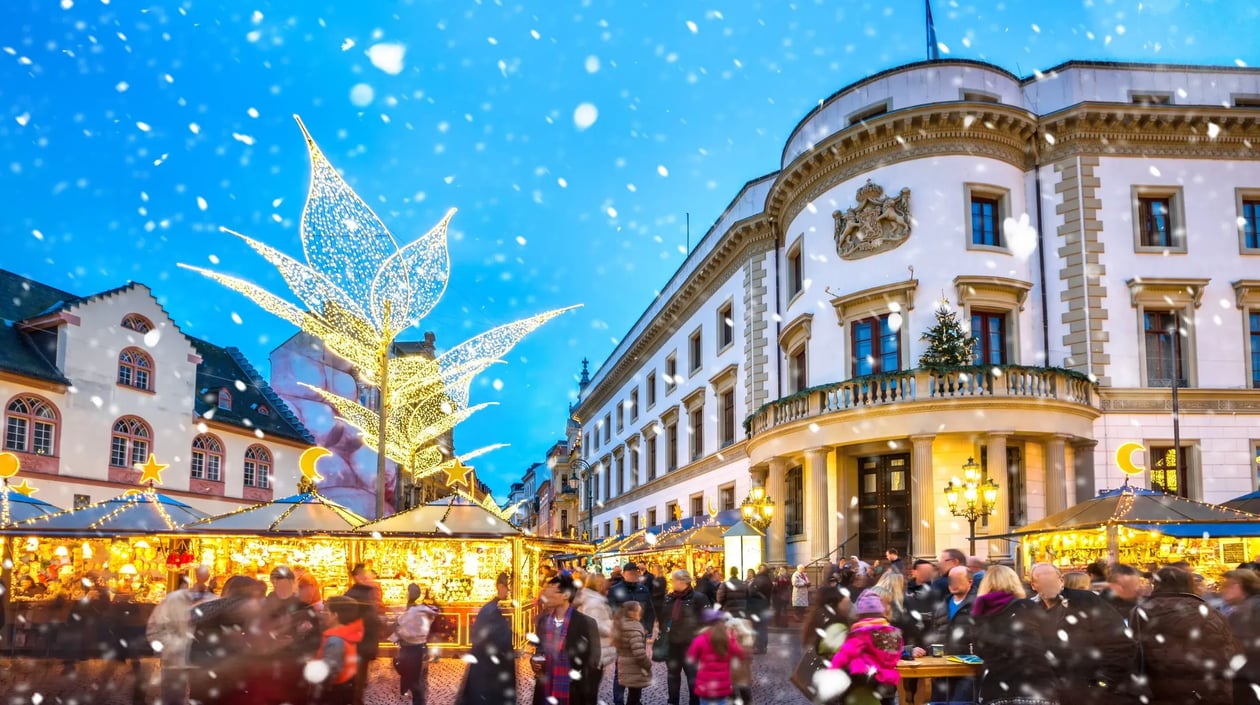 Wiesbaden kerstmarkt, shutterstock_1557535073