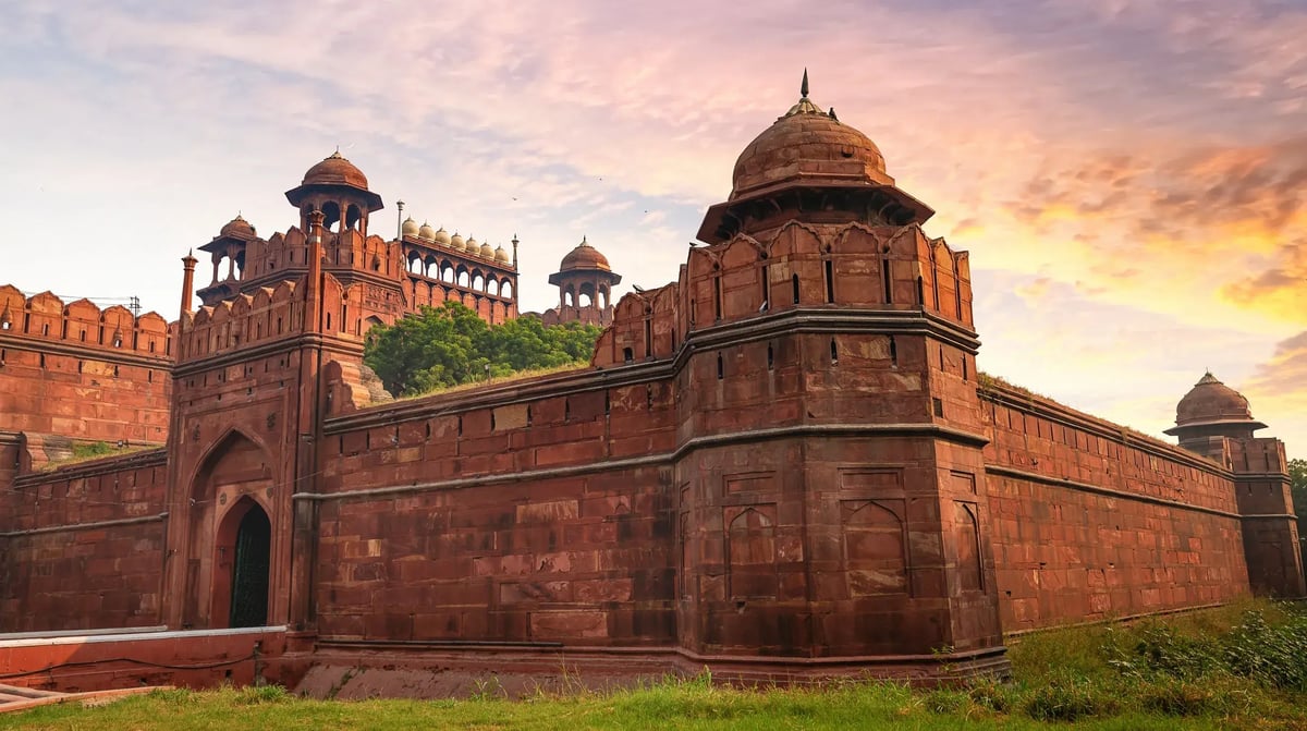 Delhi, Red Fort, shutterstock_1216049614