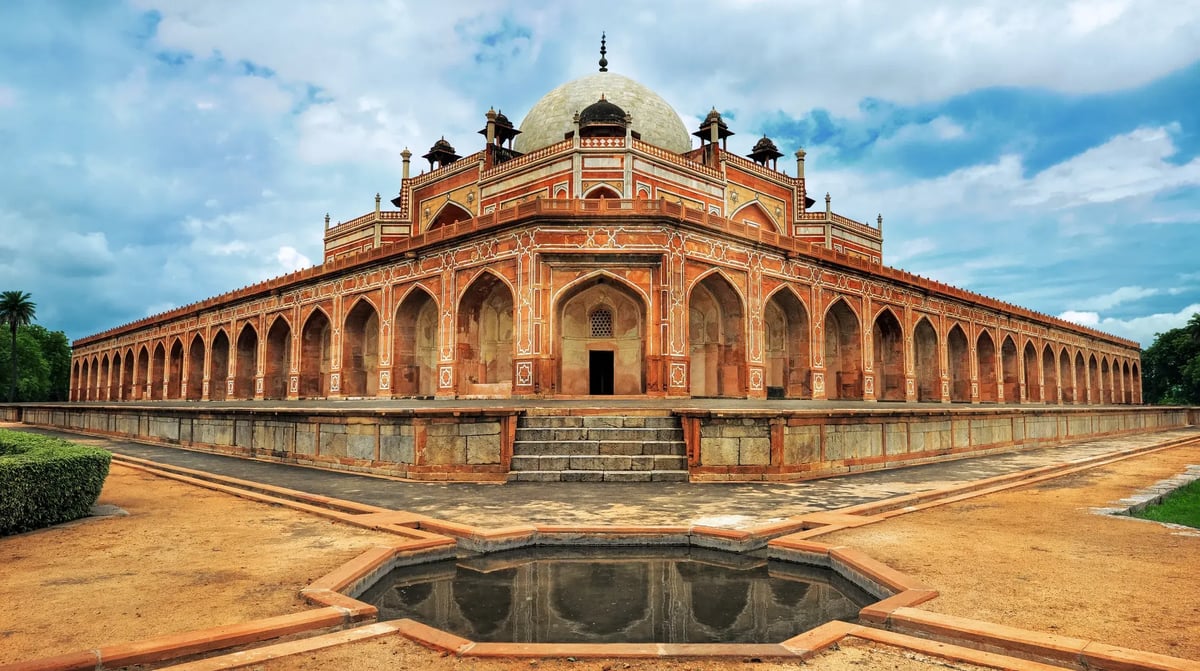 New Delhi, Humayun Great Mogul mausoleum, shutterstock_87272683