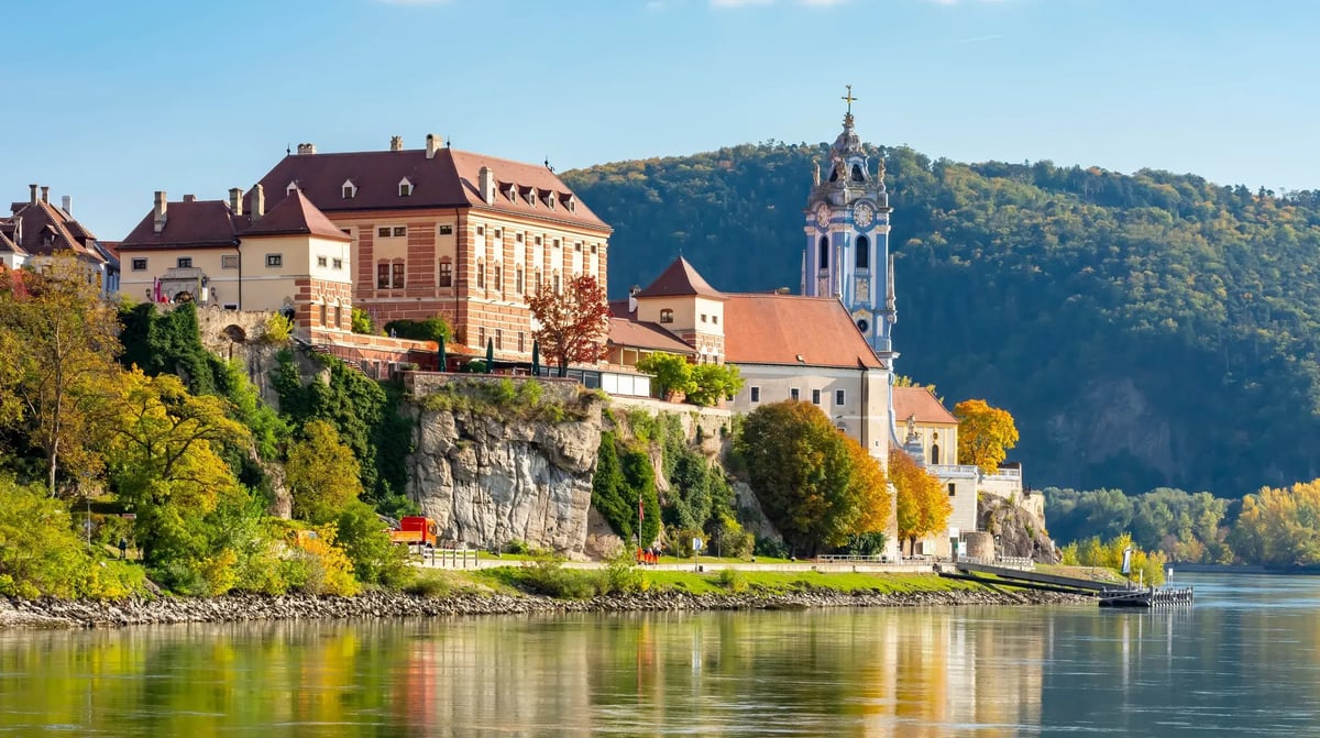 shutterstock Durnstein_2196356497