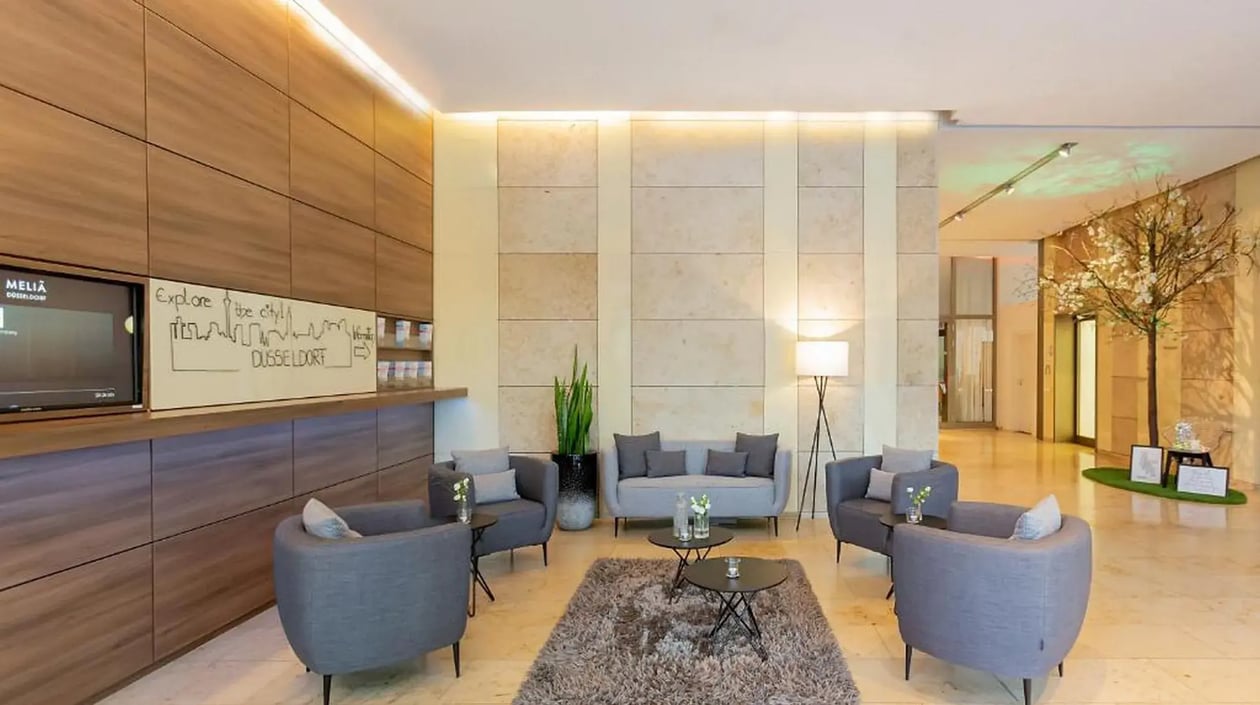 Melia Hotel Düsseldorf lobby